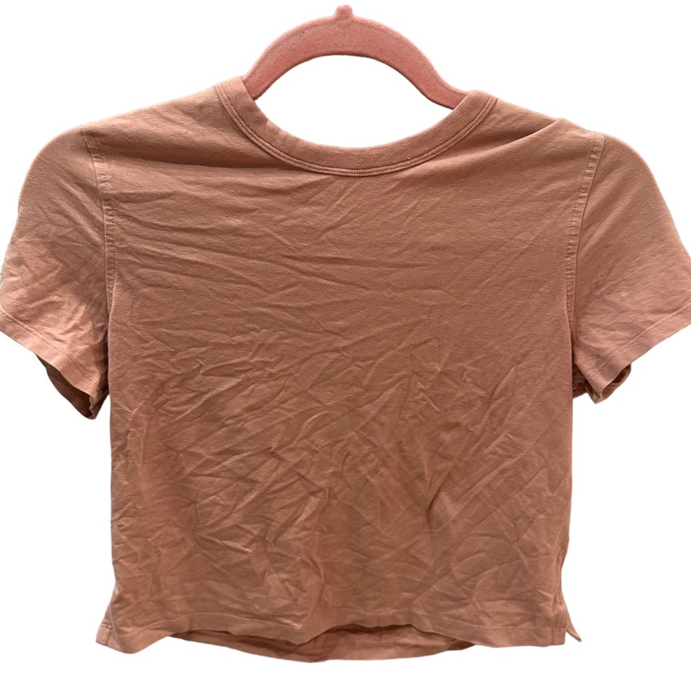 Lululemon cropped tee